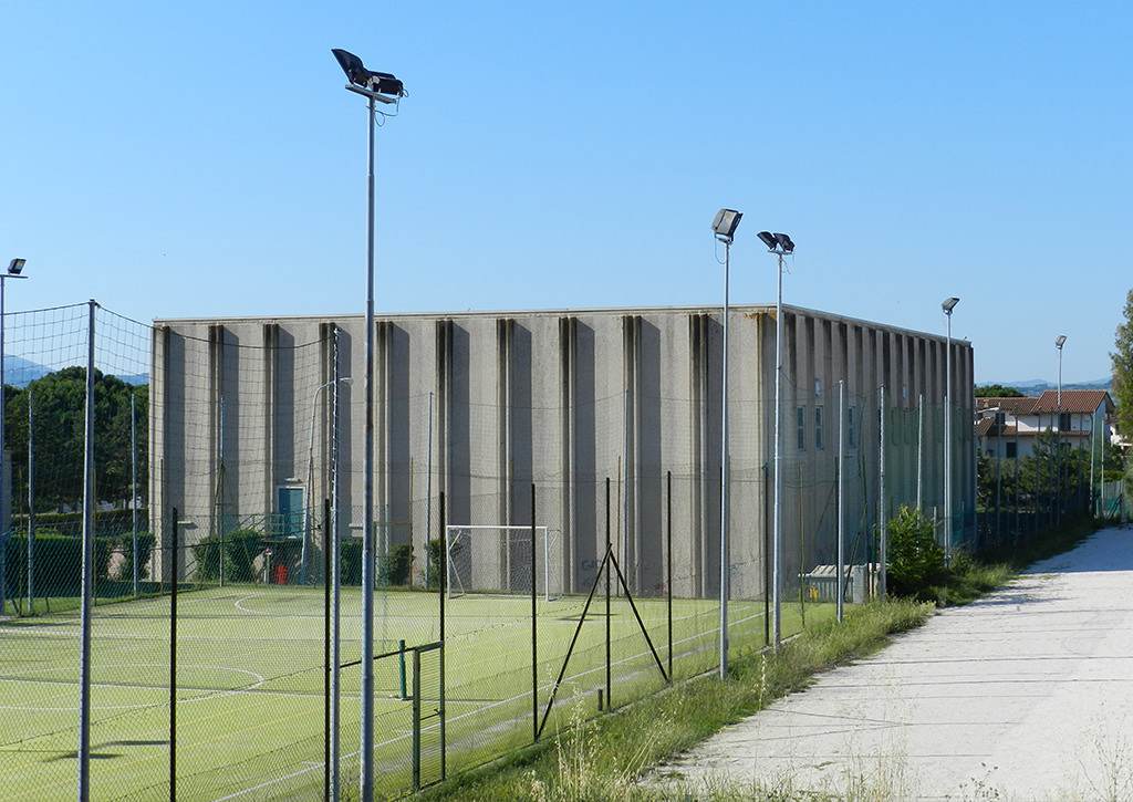 Photovoltaic electricity production plant